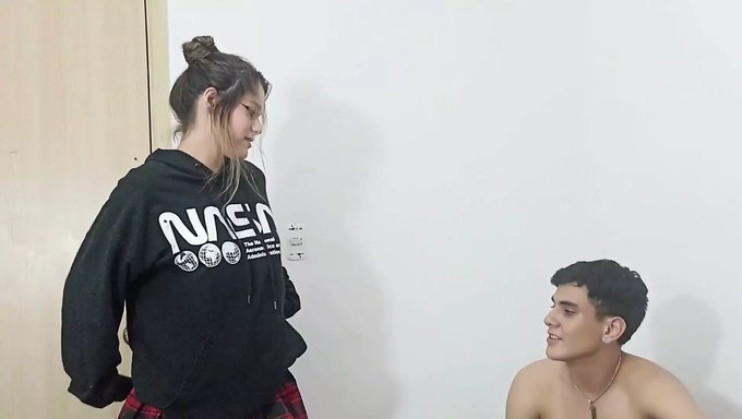 Üvey Kızıyla Sert Seks Ve Bdsm'Nin Yer Aldığı Hd Video