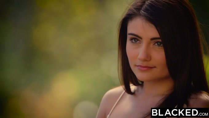 Blacked'In Inanılmaz Videosunda Sakso Ve Arkadan Eylem