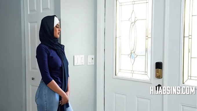 Arap Bir Kız, Amerikan Yaşam Tarzı Ve Seksle Tanışıyor.