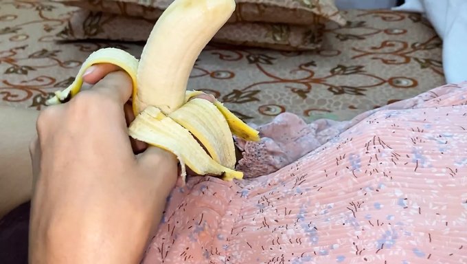 Doğal Ve Zayıf Hintli Bebek Derin Boğaz Sakso Çekiyor