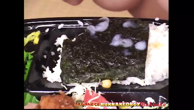 Japon Genç (18+) Orgilerde Boşalıyor