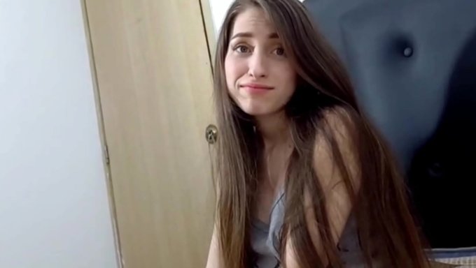 Üvey Kız Kardeşimle Harika Bir Solo Sahnem Var Ve Doğal Yeteneklerimi De Gösteriyorum.