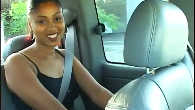 Bu Porno Videosunda Ayak Fetişi Ve Oral Seks