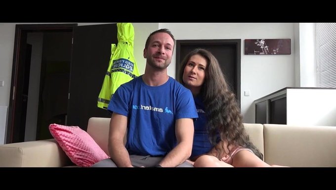 Amatör Sylvia'Nın Badoo Tarihi Porno Ile Bitiyor