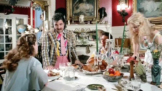Retro Klasik: Peaches Ve Tami White Arkadaşça Üçlüde