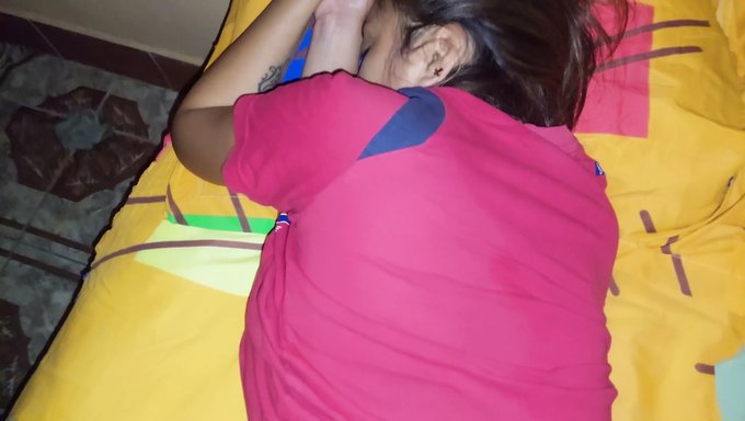 Emily'Nin Eğlenceli Ve Amatör Pov Creampie'Si