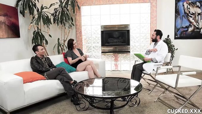Büyük Göğüslü Bebek Sovereign Syre, Kocasını Hd Olarak Emiyor