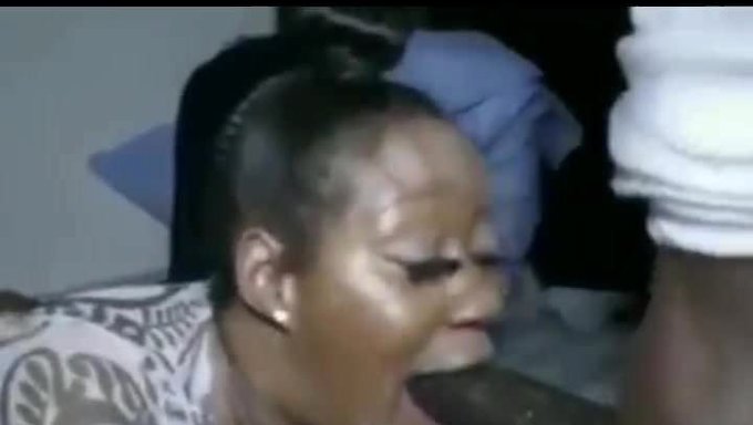 Şovda Sakso Ve Oral Becerileri