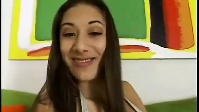 Latin Güzeli Pov Sakso Çekiyor Ve Güzel Yüzüne Boşalıyor
