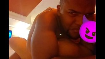 Amatör Çiftin Çoklu Orgazmlar Içeren Tutkulu Ev Yapımı Videosu