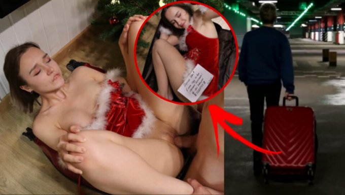 Kesilmemiş Çıplak Bebek Bu Noel'De Çıplak Olup Hediye Ediyor