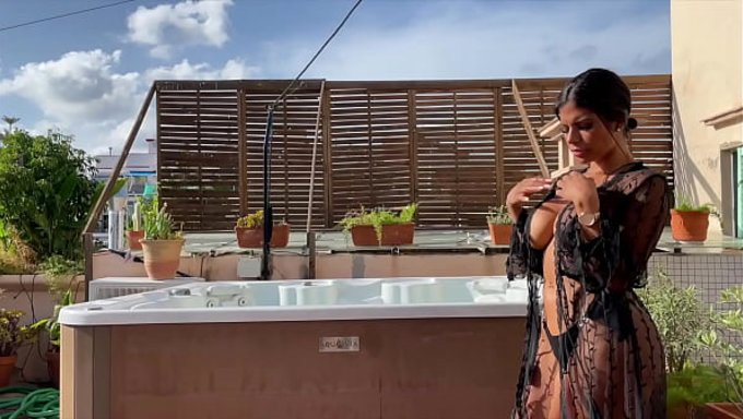 Sheila Ortega'Nın Derin Boğaz Ve Büyük Kıçıyla Sıcak Aksiyon.