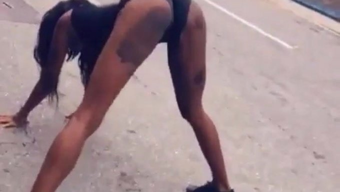 Afrikalı Ajanlar Trinidad Ve Tobago'Nun En Ateşli Performansçılarından Keyif Alıyorlar