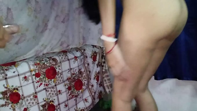 Bali'De Sert 18 Yaşındaki Hintli Kız Sakso Çekiyor