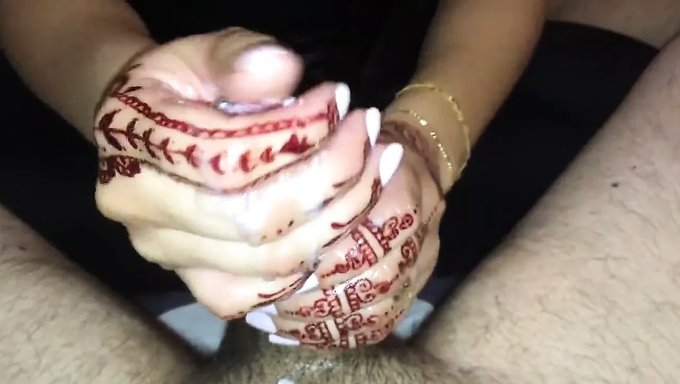 Bu Arap El Işi Videosunda Büyük Arap Boşalması
