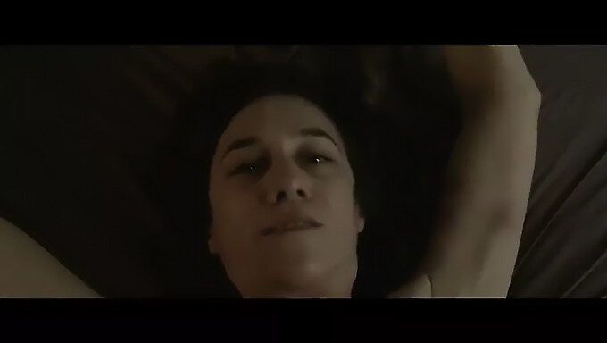 Charlotte Gainsbourg'Un 2016 Filmi Karanlık Sırlar: Bir Porno Deneyimi