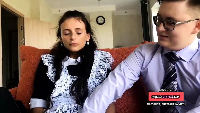 Sevimli Amatör Çift Büyük Yarak Penetrasyonundan Zevk Alıyor