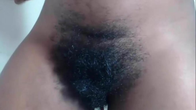 En Çok Izlenen Videoda Tüylü Ebony Bebek