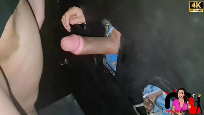 Glory Hole'Da Çıplak Yeme Ve Sikiş