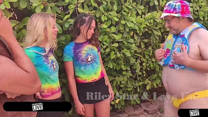 Minyon Gençler Riley Star Ve Laya Rae, Dean’in Kocaman Aletiyle Fışkırtıyor.