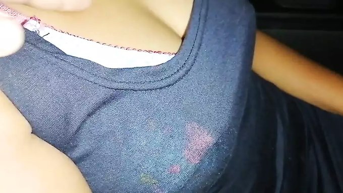Desi Bhabhi Hint Milf, Büyük Göğüsleriyle Sert Ve Pis Bir Şekilde Sikişiyor