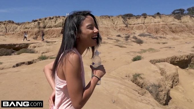 Siyah Güzellik Maya Bijou, Orgazm Olurken Insanları Izlemekten Keyif Alıyor
