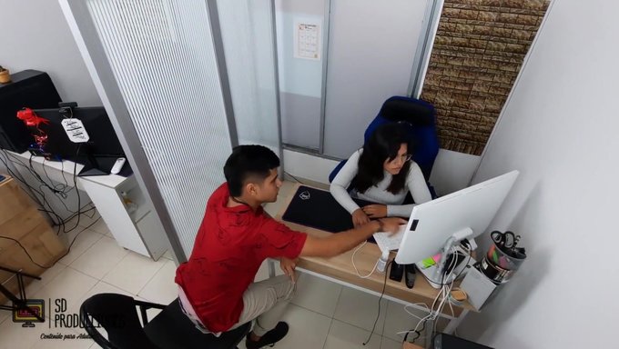 Sert Ve Kahverengi: Ispanyolca Bir Işyeri Fetişi