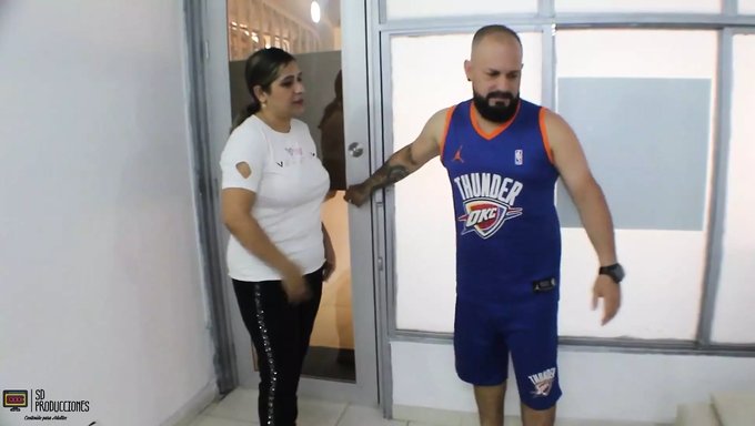 Büyük Doğal Göğüslü Üvey Kız Kardeşim Sakso Çekiyor Ve Benim Aletimi Sürüyor