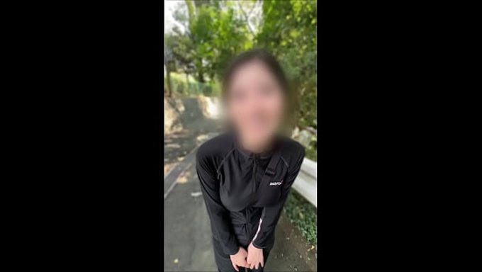 Güzel Bir Koşucu Evime Gelip Bana Hizmet Etti, Şimdiye Kadarki En Iyi Tatil Sikişiydi.