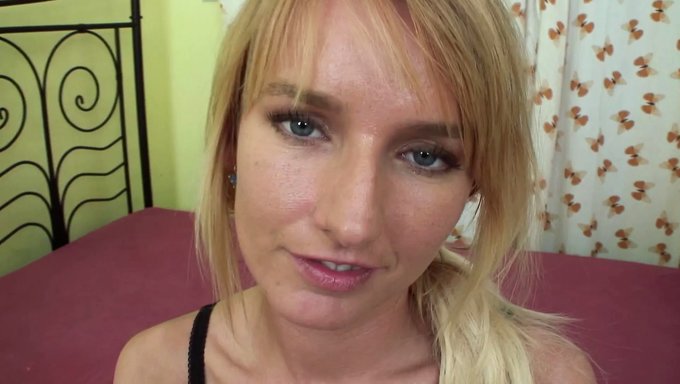 Alman Bir Kadının Amını Yaladığı Ve Yediği Hd Video