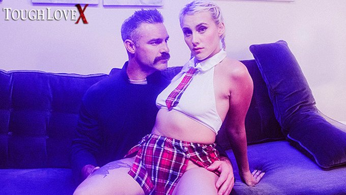 Yaramaz Okul Kızı Indica Monroe Ile Sert Eylem