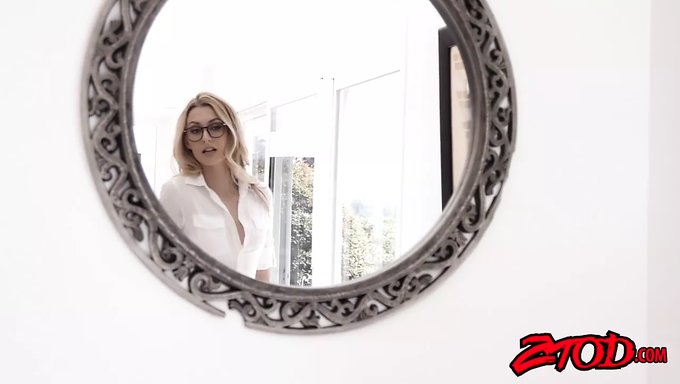 Genç (18+) Alexa Grace Amını Sert Bir Şekilde Siktiriyor