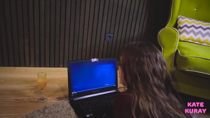 Harry Potter Biriyle Takıldı Ve Birlikte Izledi