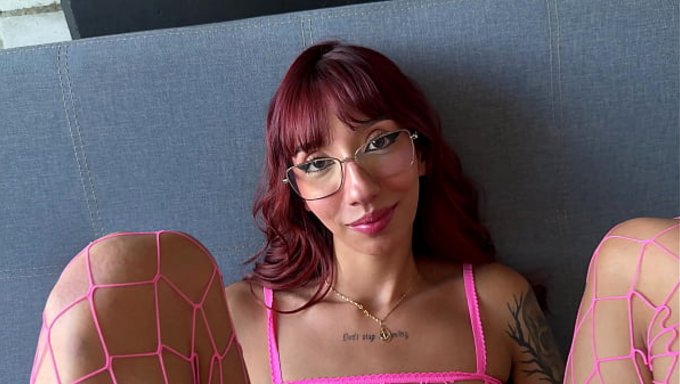 Güzel Minyon Evangeline Ile Ilk Anal Deneyimi, Kolombiyalı Ateşli Porno Yıldızı.