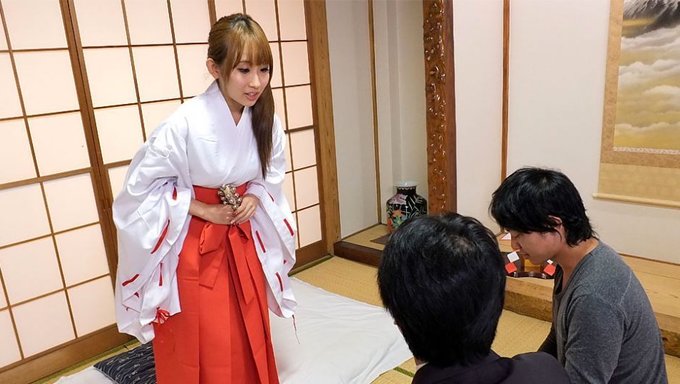 Japon Ev Kadını Yui Misaki'Nin Tutkulu Ve Yoğun Çoklu Orgazmları