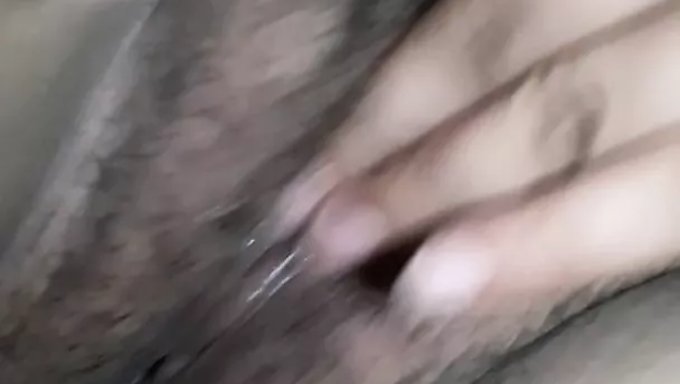 Sıcak Bir Ev Yapımı Videoda Mastürbasyon Ve Fisting