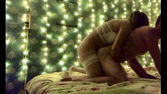 Dominatrix, Erkek Arkadaşının Götünden Orgazm Oldu.