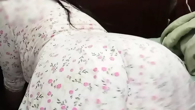 Amatör Kolombiyalı'Nın Büyük Popolu Bebek, Solo Oyunun Tadını Çıkarıyor