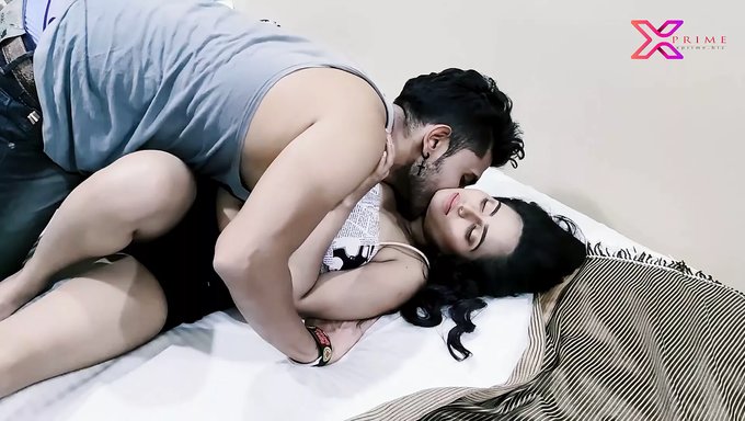 Kirli Genç (18+) Sikişiyor Ve Bir Yarrağı Yutuyor