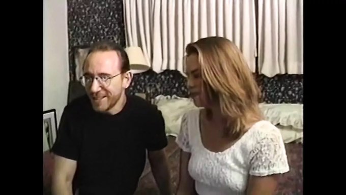 Tüylü Debutantes Ile Daha Fazla Kirli Creampie Eylemi