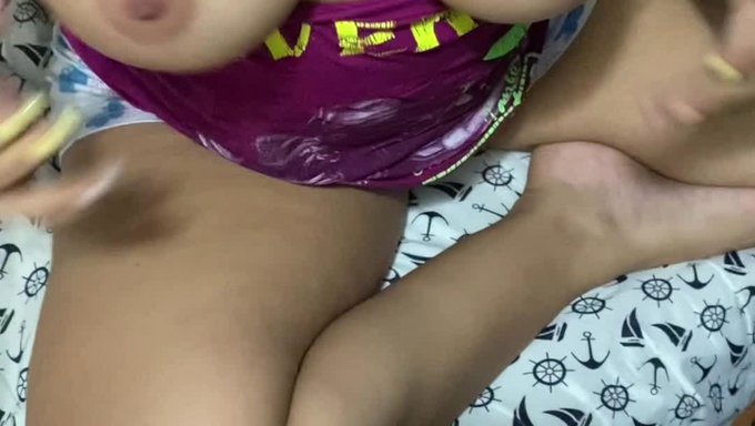 Mısırlı Gelin Maratou, Türbanını Korurken Irklararası Seksin Tadını Çıkarıyor