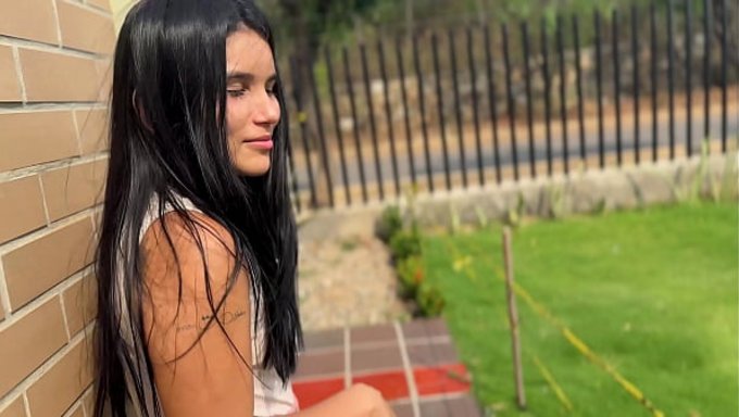 Doğal Memeler Ve Büyük Kıçlı Latin, Eve Dönüş Için Sert Anal Seks Yapıyor