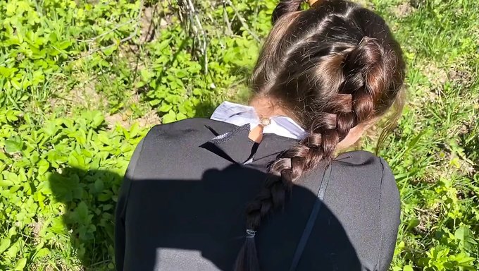 18 Yaşındaki Okul Kızı, Öğretmeni Tarafından Sıkı Amını Ve Göt Deliğini Genişletiyor