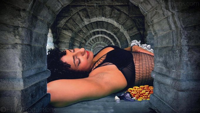 Hanımefendi Ve Şeker Bebek, Bdsm Sahnesinde