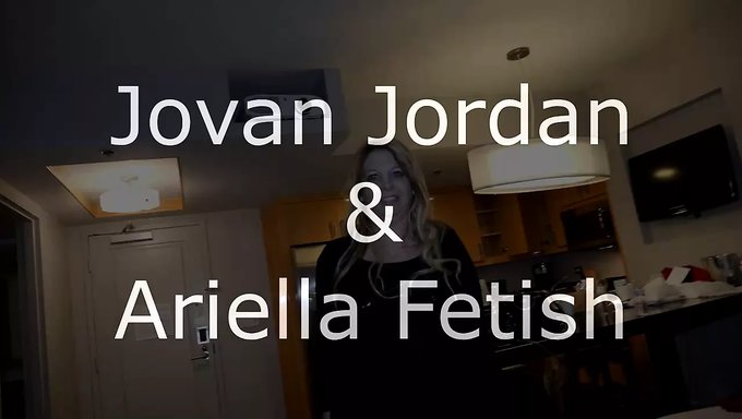 Jovan Jordan, Büyük Siyah Bir Yarrağın Ilk Tadını Alıyor