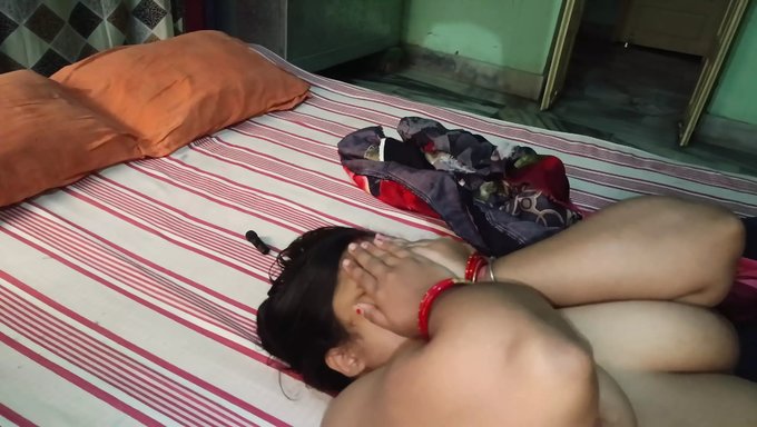 Olgun Çift Ilk Kez Kamerada Seks Yapıyor