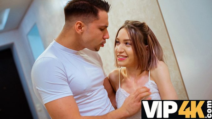 Üvey Kardeş Ve Üvey Kız Kardeşi Hd'De Yasak Zevke Dalıyorlar
