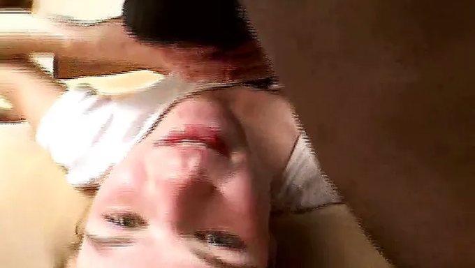 Iki Şanslı Adam, Melissa Tarafından Popoları Ve Ağızları Sikişiyor