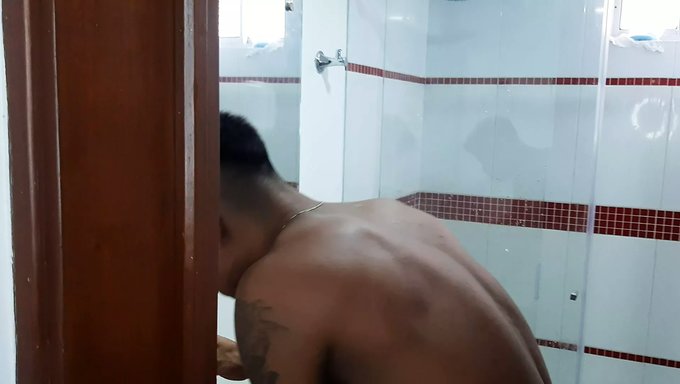 Üvey Annenin Derin Boğaz Becerileri Sergileniyor