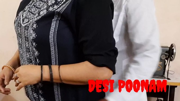 Hintli Kadın Poonam, Terzinin Büyük Üyesi Tarafından Acımasızca Beceriliyor
